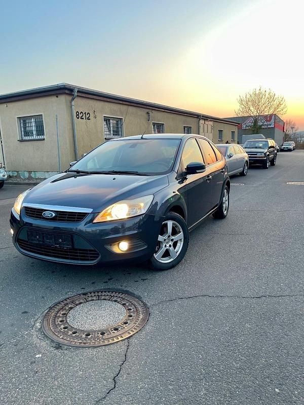 Gebraucht Ford Focus 101 PS (74 kW) 2008 Grau Limousine