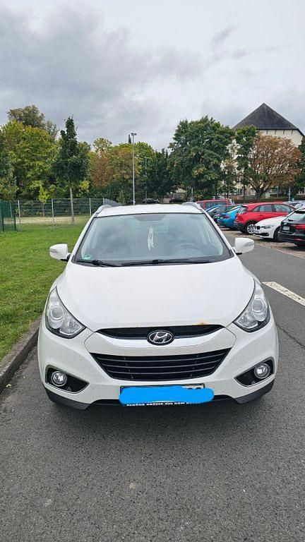 Weiß Gebraucht 2013 Hyundai ix35 Trend SUV | 6.800 € (Fairer Preis) - Bild 1/4