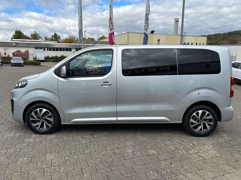 Gebraucht Citroën Spacetourer Feel 150 PS (110 kW) 2018 Aluminium grau Van / Kleinbus