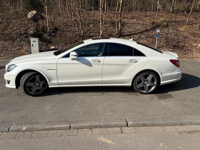 Weiß Gebraucht 2015 Mercedes CLS63 AMG AMG Coupé | 53.900 € (Teuer) - Bild 1/4