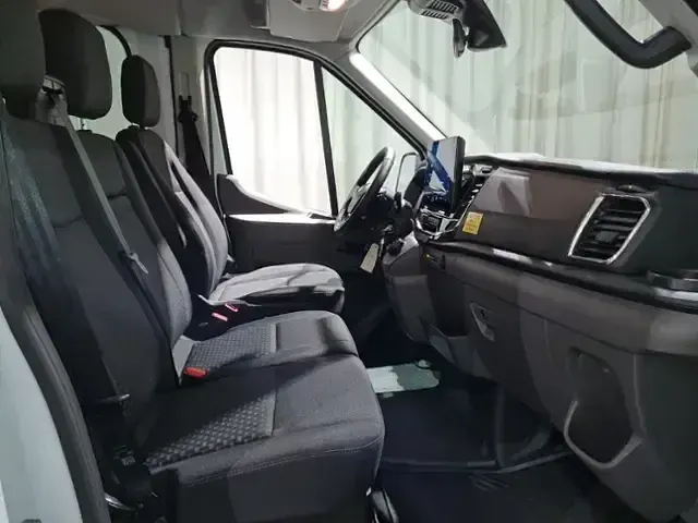 Neu Ford Transit Trend 2026 Weiss Kombi