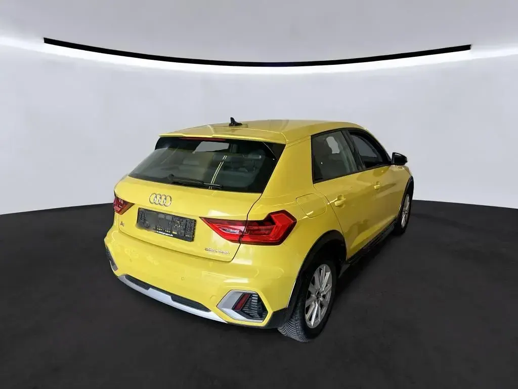 Gebraucht Audi A1 S-Line 95 PS (69 kW) 2022 Gelb SUV