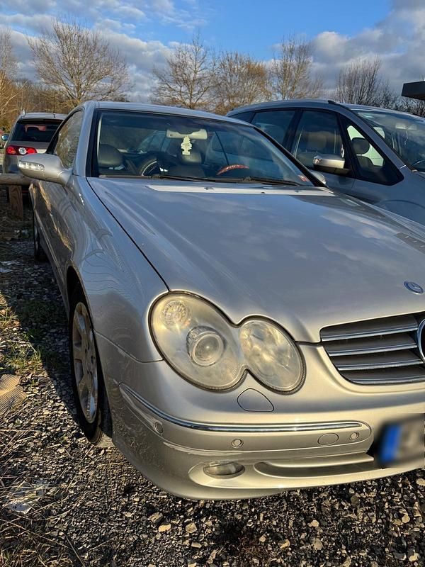 Gebraucht Mercedes CLK240 170 PS (125 kW) 2003 Silber Coupé