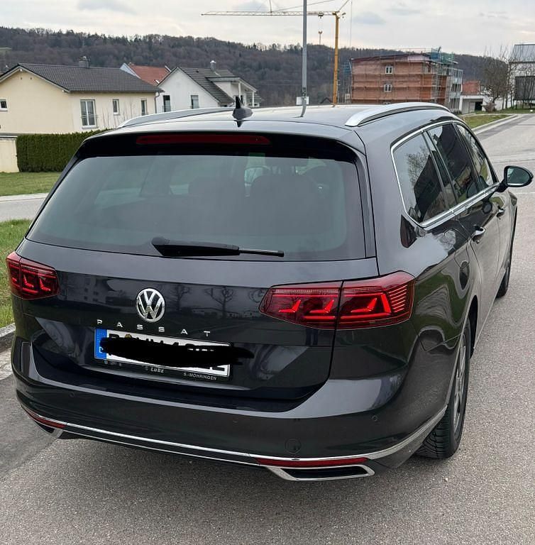 Gebraucht VW Passat Elegance 150 PS (110 kW) 2020 Grau Kombi
