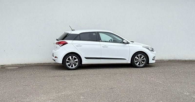 Gebraucht Hyundai i20 Passion 120 PS (88 kW) 2016 Weiß Kleinwagen