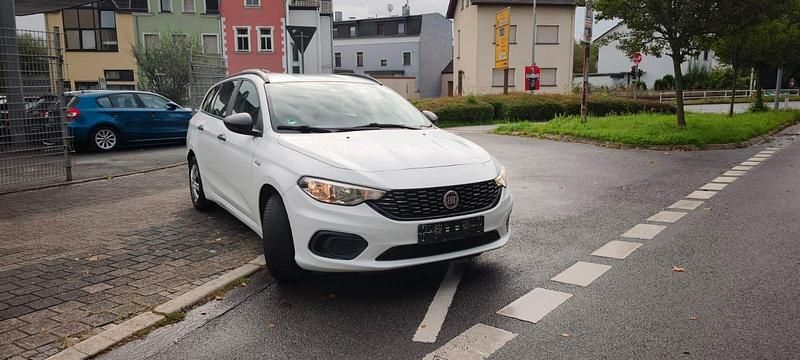 Weiß Gebraucht 2017 Fiat Tipo Pop Kombi | 6.190 € (Fairer Preis) - Bild 1/4