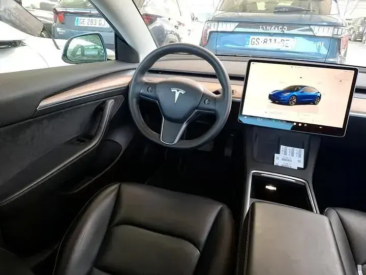 Gebraucht Tesla Model 3 Standard Range 225 kW (306 PS) 2022 Blau Limousine
