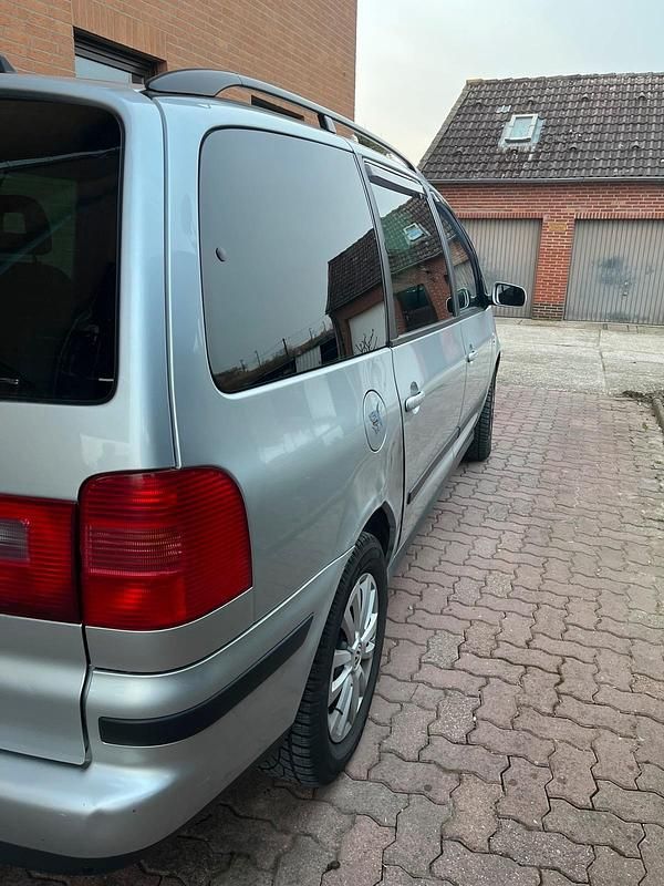 Second-hand Seat Alhambra 140 CP (102 kW) 2007 Argintiu Monovolum