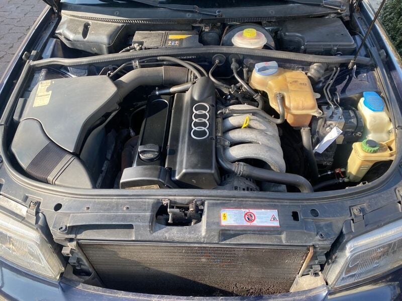 Blau Gebraucht 1997 Audi A4 Limousine | 1.200 € (Fairer Preis) - Bild 1/4