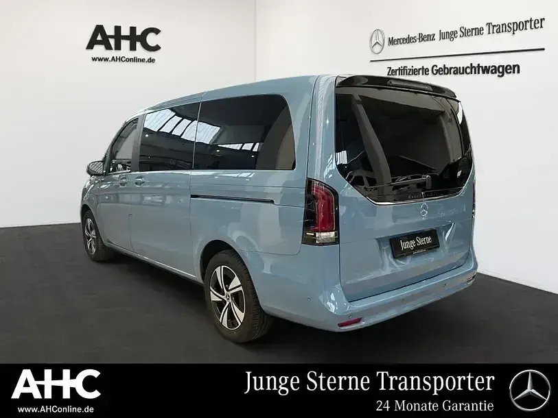 Gebraucht Mercedes V220 Style 163 PS (119 kW) 2025 Blau Van / Kleinbus