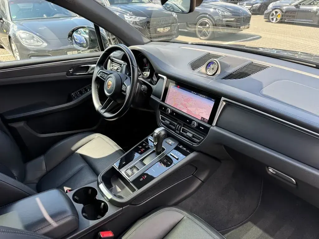 Gebraucht Porsche Macan 265 PS (194 kW) 2023 Schwarz SUV