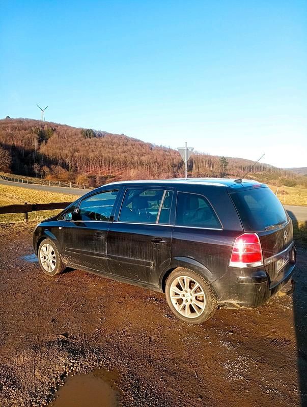 Gebraucht Opel Zafira 120 PS (88 kW) 2007 Schwarz Van / Kleinbus