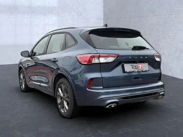 Gebraucht Ford Kuga ST-Line 120 PS (88 kW) 2023 Chromablau (metallic) SUV