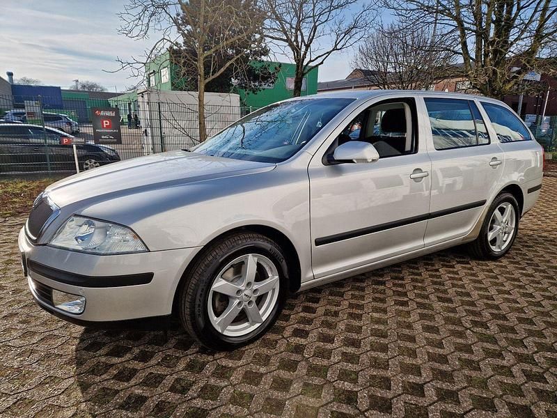 Silber Gebraucht 2006 Skoda Octavia Kombi | 9.850 € - Bild 1/4