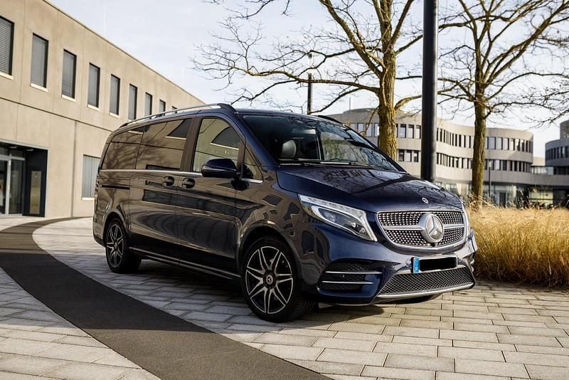 Blau Gebraucht 2020 Mercedes V300 Avantgarde Edition Van / Kleinbus | 52.000 € (Superpreis) - Bild 1/4