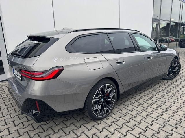 Gebraucht BMW 540 Performance 286 PS (210 kW) 2026 Grau Kombi