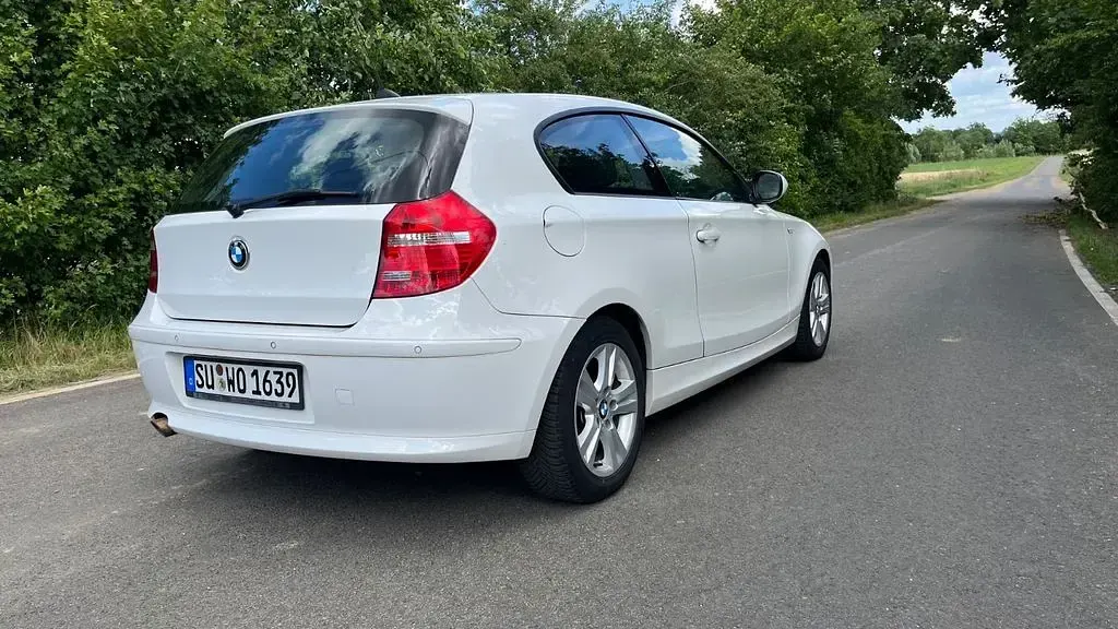 Gebraucht BMW 118 143 PS (105 kW) 2012 Weiß Kleinwagen
