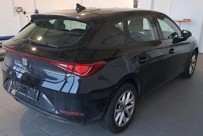 Gebraucht Seat Leon Style 131 PS (96 kW) 2022 Schwarz Limousine