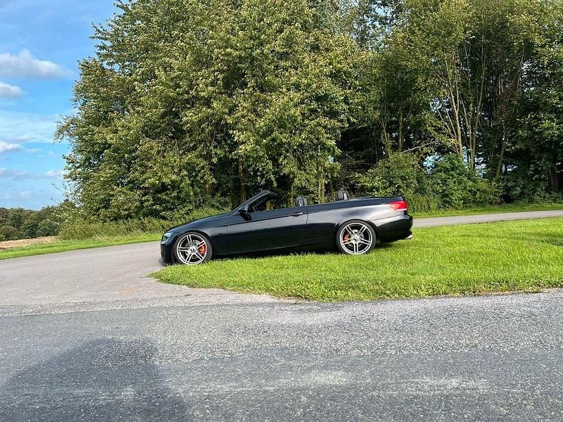 Gebraucht BMW 325 Cabriolet Sport Line 218 PS (160 kW) 2007 Schwarz Cabrio