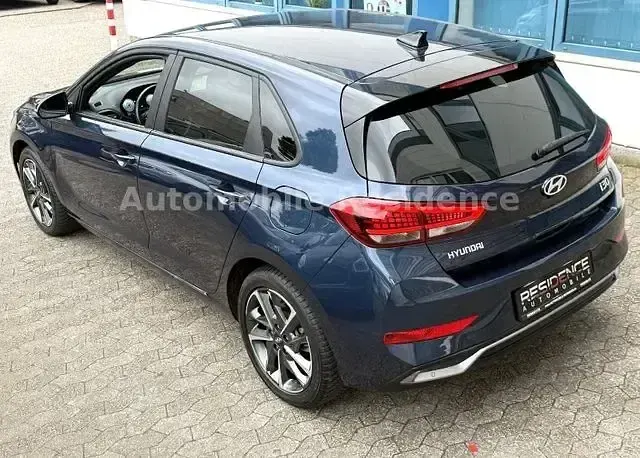 Gebraucht Hyundai i30 Advantage 101 PS (74 kW) 2024 Blau Limousine