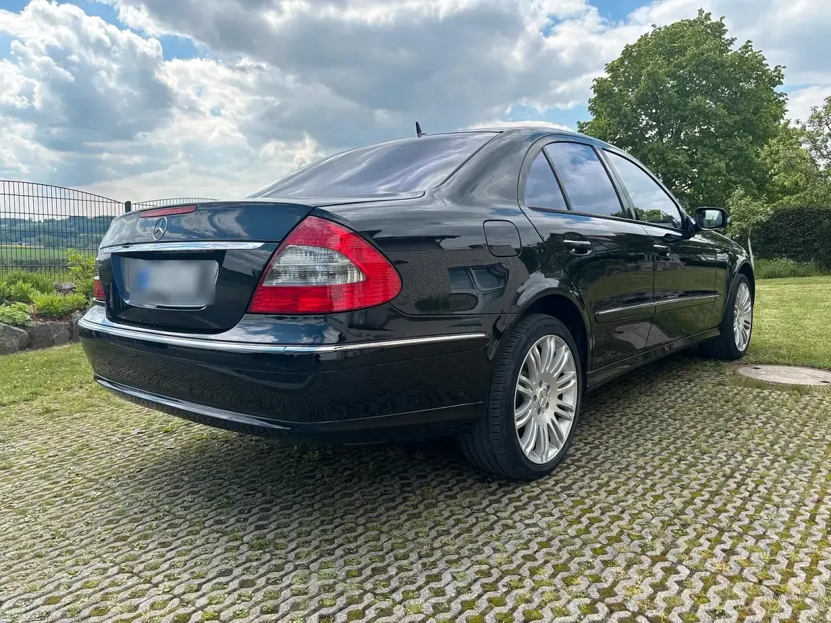 Gebraucht Mercedes E350 272 PS (200 kW) 2007 Schwarz Limousine