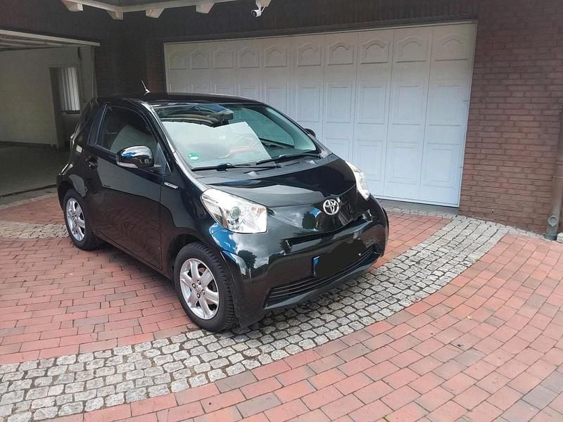 Schwarz Gebraucht 2012 Toyota iQ Kleinwagen | 5.299 € (Guter Preis) - Bild 1/4