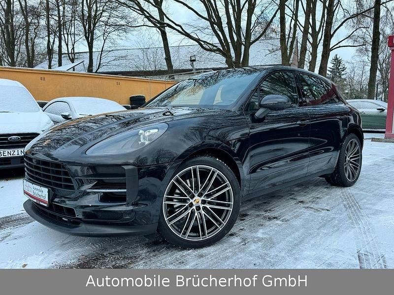 Tiefschwarz metallic (metallic) Gebraucht 2019 Porsche Macan SUV | 41.990 € (Guter Preis) - Bild 1/4