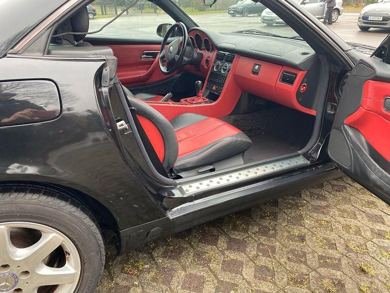 Gebraucht Mercedes SLK200 136 PS (100 kW) 1999 Schwarz Cabrio