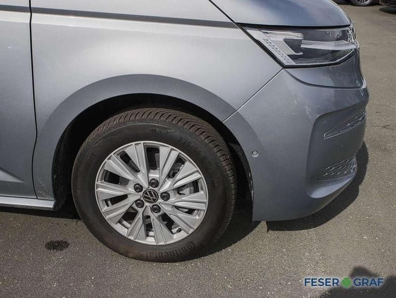 Gebraucht VW Multivan Life 150 PS (110 kW) 2024 Monosilber metallic Van