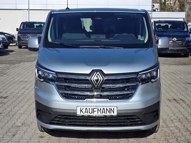 Neu Renault Trafic Evolution 110 PS (80 kW) 2025 Silber Van / Kleinbus