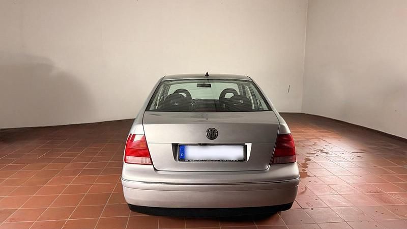 Gebraucht VW Bora 102 PS (75 kW) 2002 Silber Limousine