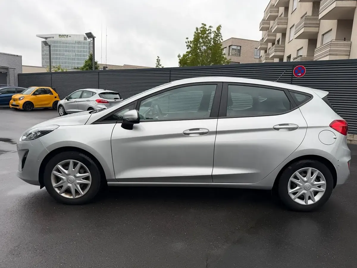 Gebraucht Ford Fiesta Titanium 101 PS (74 kW) 2019 Silber Kleinwagen