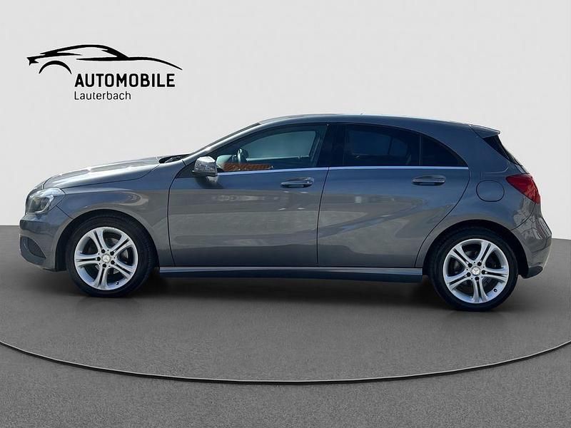 Gebraucht Mercedes A180 109 PS (80 kW) 2013 Grau Limousine