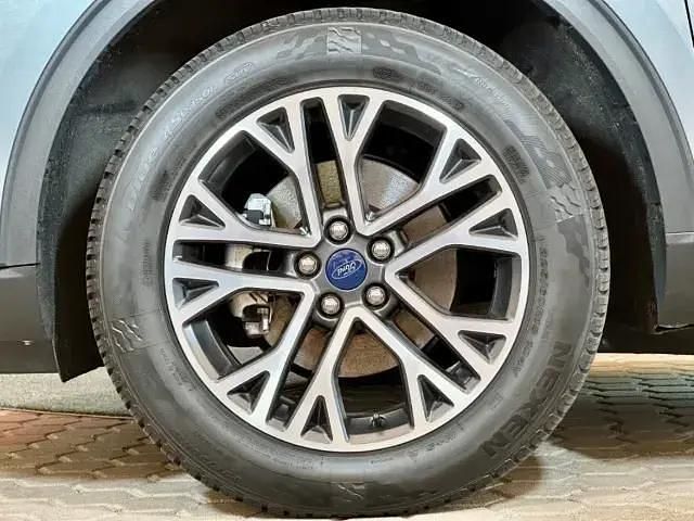 Gebraucht Ford Kuga Titanium 152 PS (111 kW) 2022 Silber SUV