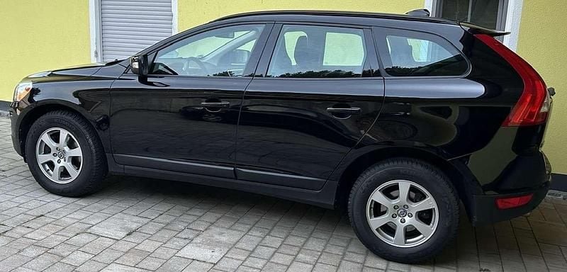 Schwarz Gebraucht 2011 Volvo XC60 Kinetic SUV | 11.390 € (Guter Preis) - Bild 1/4
