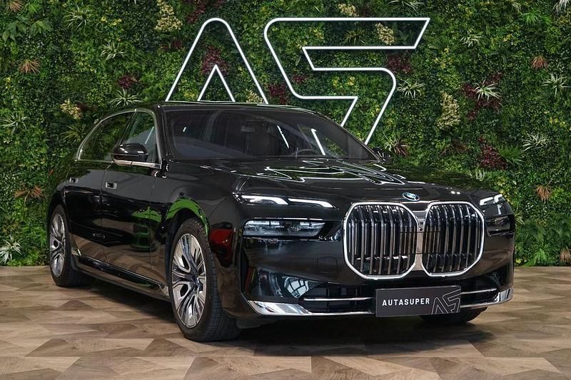 Schwarz Gebraucht 2023 BMW 750e Limousine | 114.200 € (Fairer Preis) - Bild 1/3