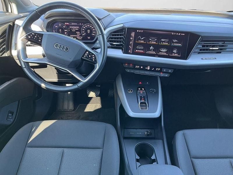 Gebraucht Audi Q4 e-tron Advanced Plus 150 kW (204 PS) 2022 Kieselgrau SUV