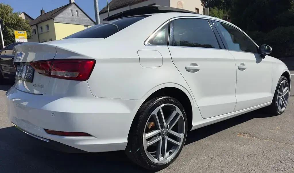 Gebraucht Audi A3 Sport 186 PS (136 kW) 2020 Weiß Limousine