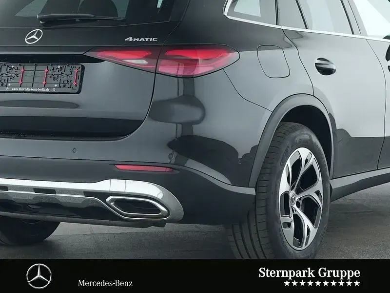 Gebraucht Mercedes GLC300e 313 PS (230 kW) 2025 Lack obsidianschwarz SUV