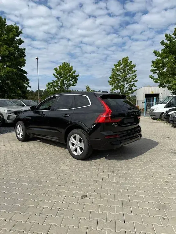 Gebraucht Volvo XC60 Core 197 PS (144 kW) 2023 Schwarz SUV