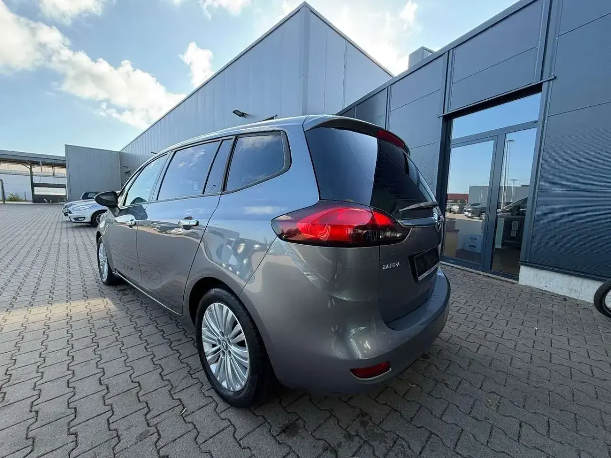 Gebraucht Opel Zafira Business Edition 140 PS (102 kW) 2017 Lichtgraumet. Van / Kleinbus