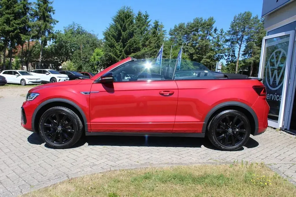 Gebraucht VW T-Roc Cabriolet R-line 150 PS (110 kW) 2023 Kings red schwarz (metallic) Cabrio