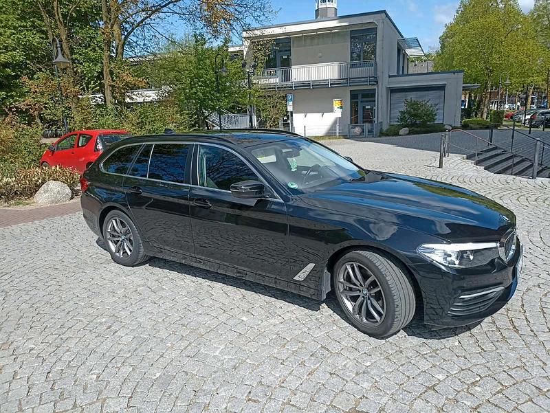 Gebraucht BMW 520 190 PS (139 kW) 2018 Schwarz Kombi