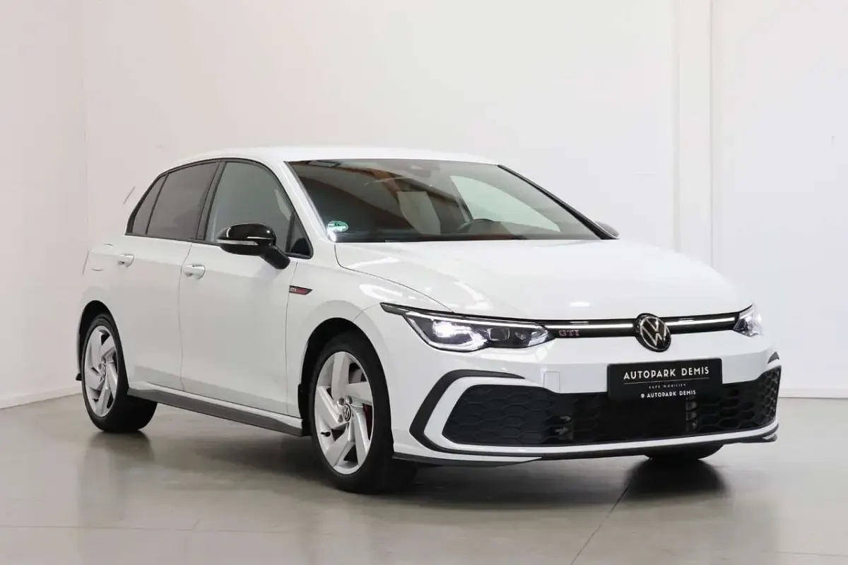 Gebraucht VW Golf VIII GTI 245 PS (180 kW) 2022 Weiß Limousine
