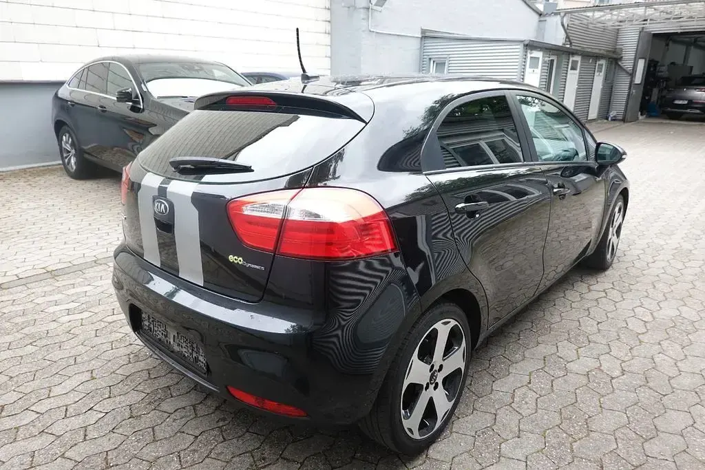 Gebraucht Kia Rio Platinum Edition 109 PS (80 kW) 2014 Schwarz Limousine