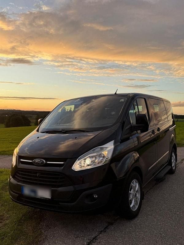 Schwarz Gebraucht 2015 Ford Tourneo Titanium Van / Kleinbus | 11.500 € (Fairer Preis) - Bild 1/4