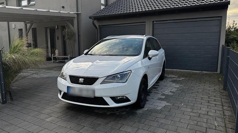 Weiß Gebraucht 2015 Seat Ibiza Kleinwagen | 7.399 € (Fairer Preis) - Bild 1/4