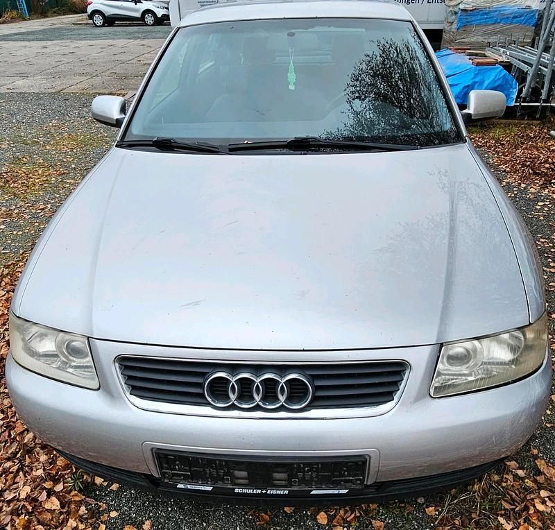 Grau Gebraucht 2001 Audi A3 Kleinwagen | 850 € (Guter Preis) - Bild 1/4