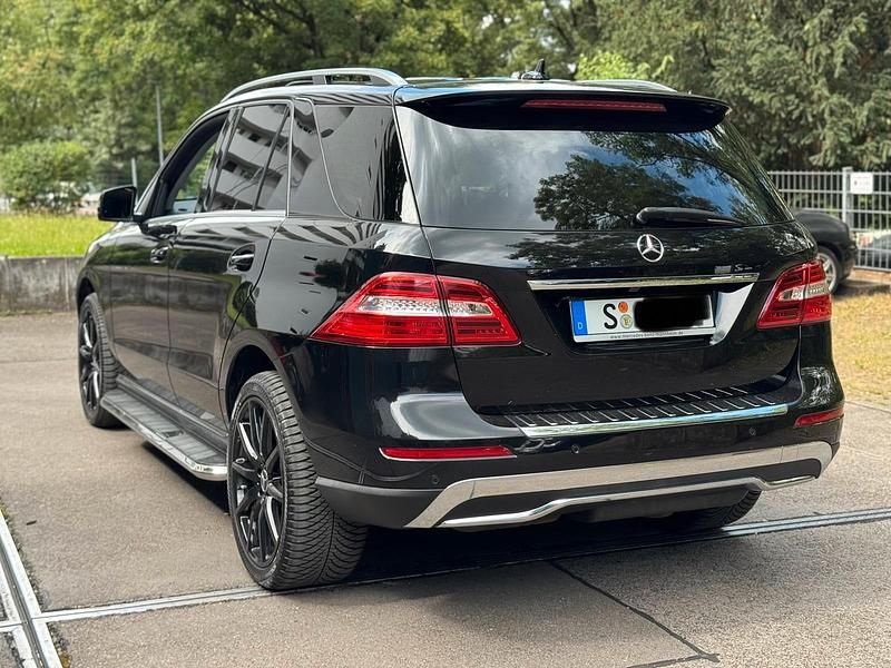 Gebraucht Mercedes ML350 258 PS (189 kW) 2015 Schwarz SUV