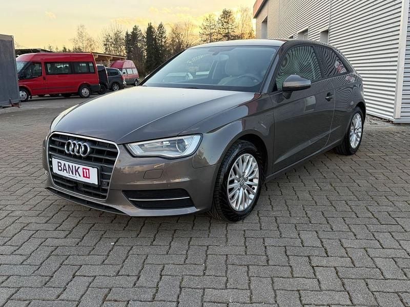 Gebraucht Audi A3 Attraction 105 PS (77 kW) 2014 Grau Limousine